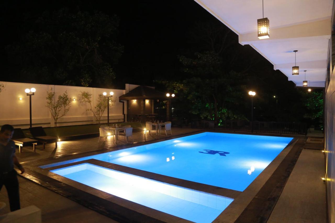 3R Resort Negombo Eksteriør bilde