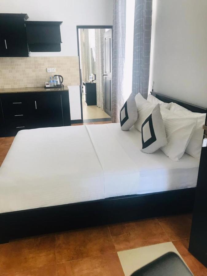 3R Resort Negombo Eksteriør bilde