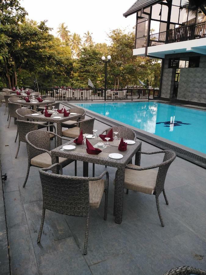 3R Resort Negombo Eksteriør bilde