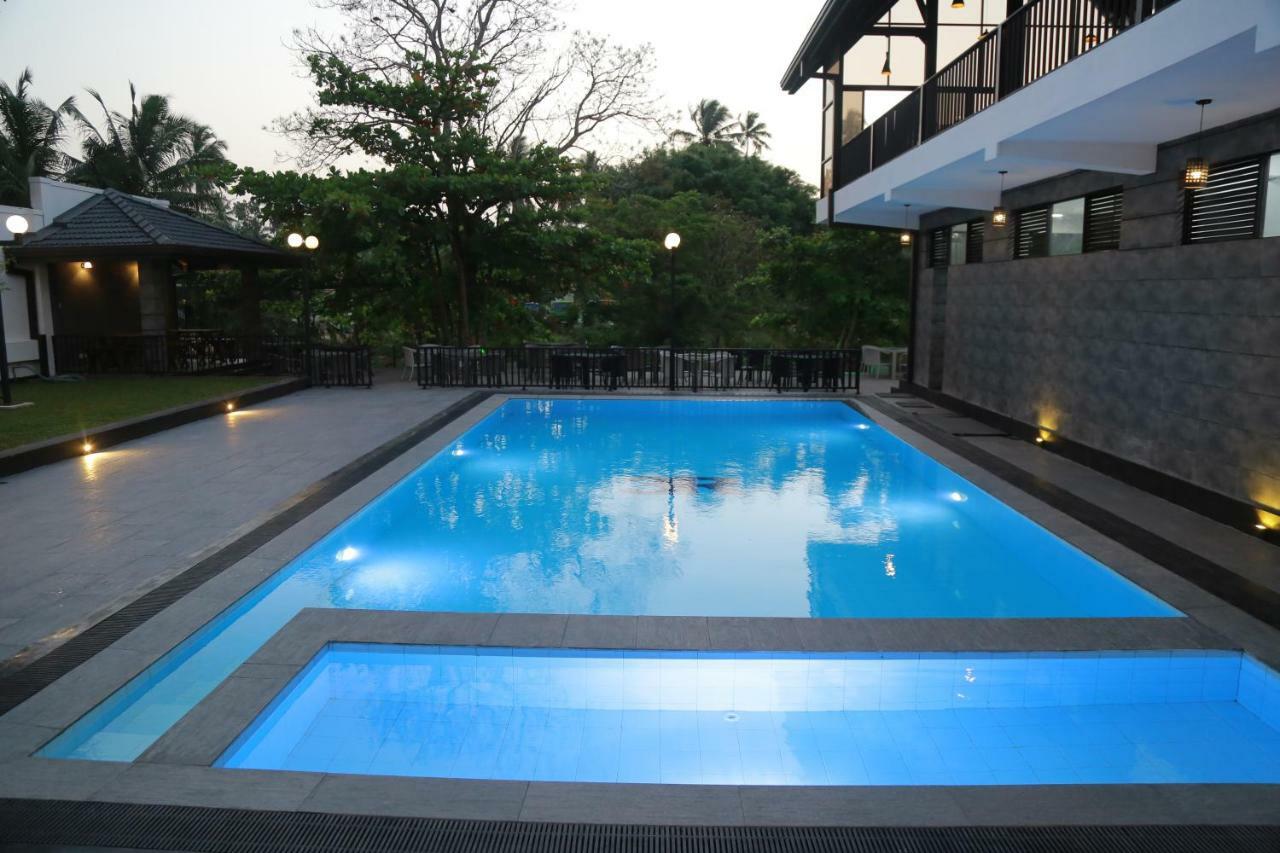 3R Resort Negombo Eksteriør bilde