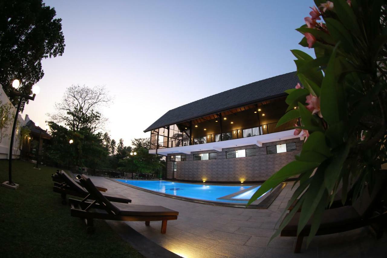 3R Resort Negombo Eksteriør bilde