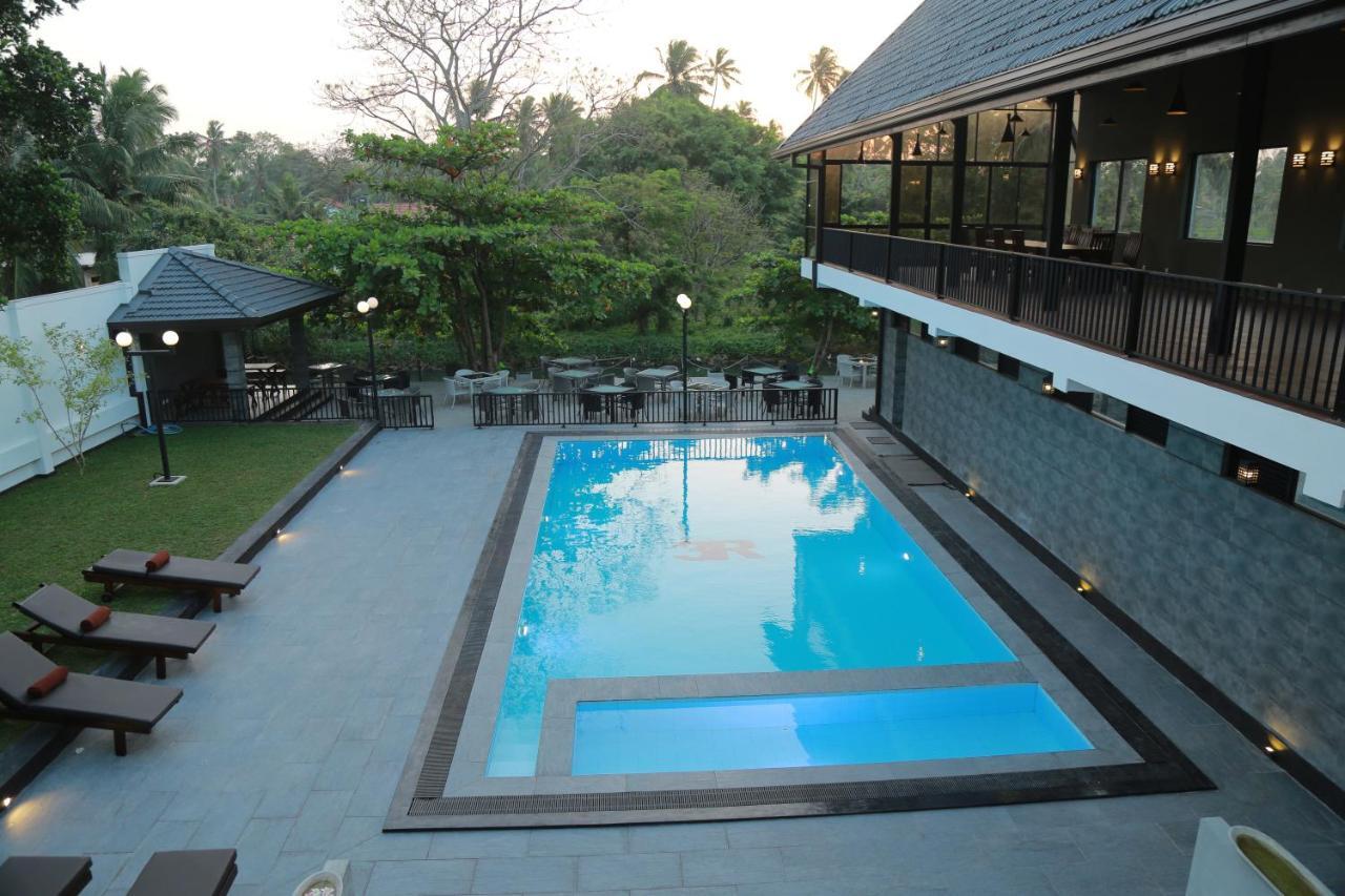 3R Resort Negombo Eksteriør bilde
